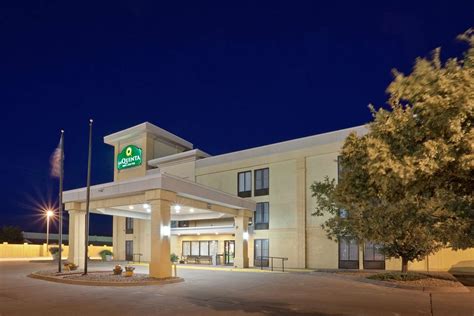 Whether you're seeking luxury, boutique, or budget-<b>friendly</b> accommodations <b>in Salina</b>, we have a <b>hotel</b> brand that will exceed your expectations. . Pet friendly hotels in salina ks